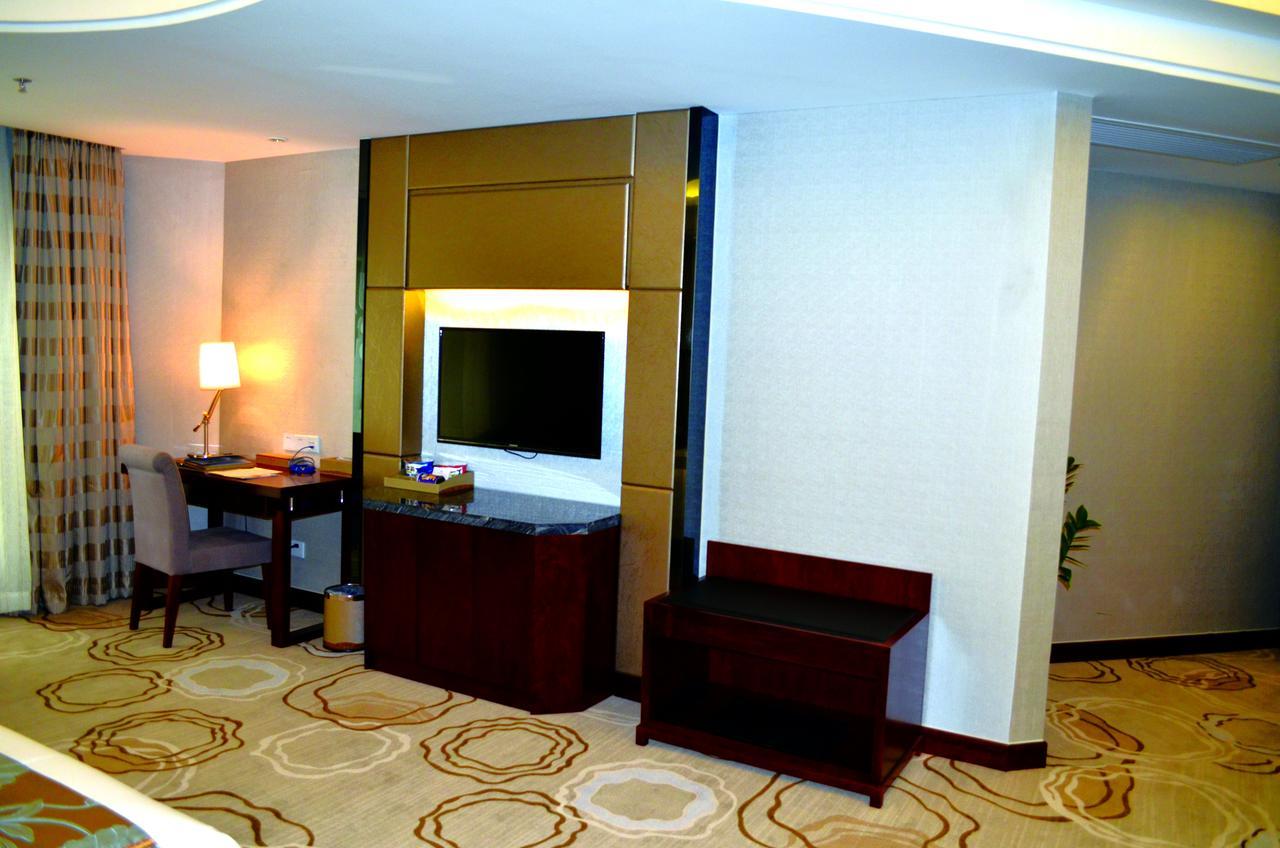 Manhatton Hotel Zhuhai Exterior foto