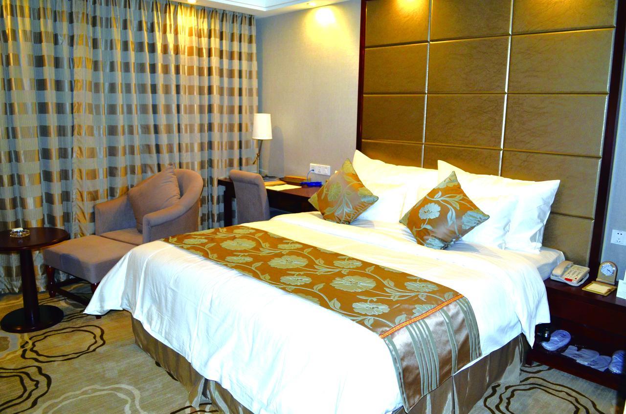 Manhatton Hotel Zhuhai Exterior foto