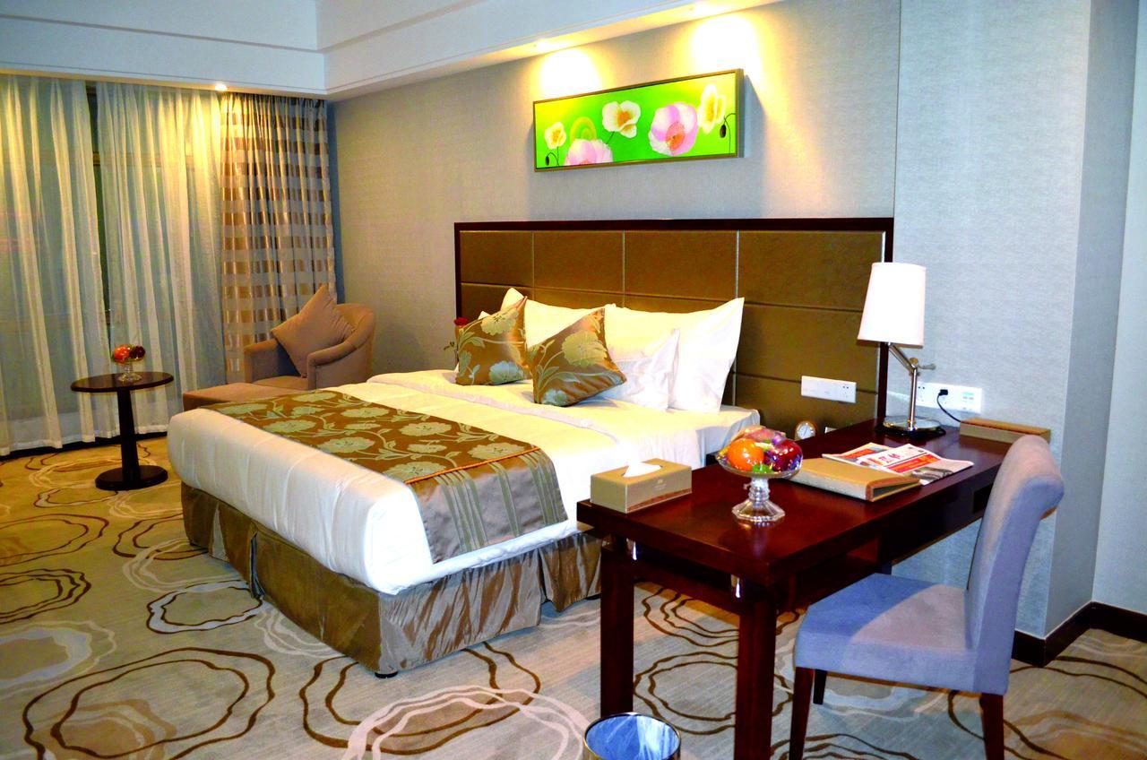 Manhatton Hotel Zhuhai Exterior foto
