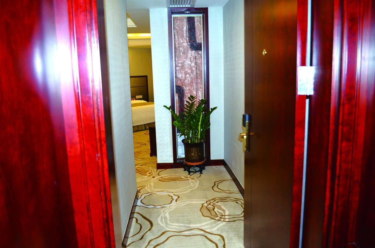 Manhatton Hotel Zhuhai Exterior foto