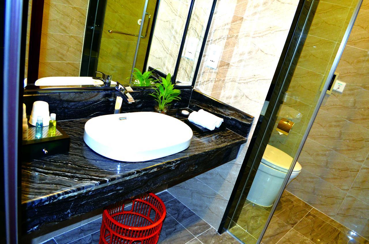 Manhatton Hotel Zhuhai Exterior foto