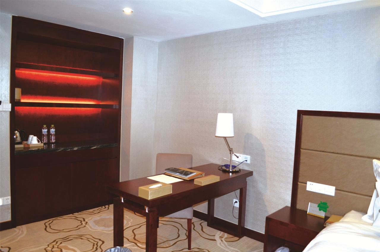 Manhatton Hotel Zhuhai Exterior foto
