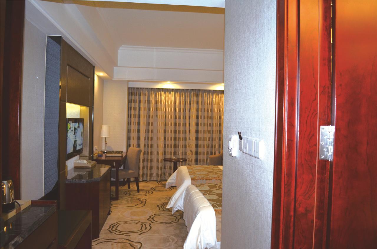 Manhatton Hotel Zhuhai Exterior foto